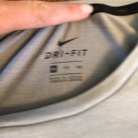 Nike dri fit shirt - Picture 2 of 3